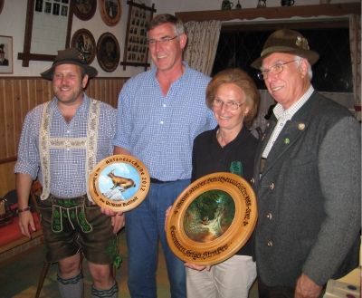Foto der Scheibengewinner, mit alten und neuen Sch&uuml;tzenmeister