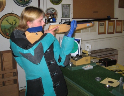 Foto einer Interessierten Jugendlichen, die bereits Erfahrung hat