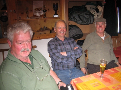 Foto 3 Sch&uuml;tzen in zivil