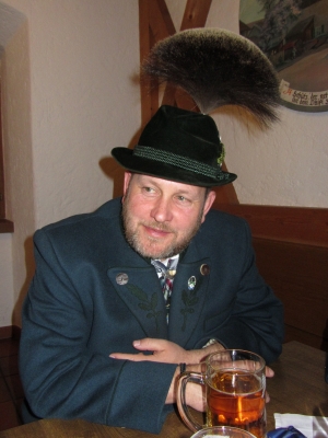 Foto auf dem Gausch&uuml;tzenball Sch&uuml;tzenmeister Hans Steinbrecher