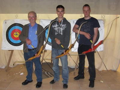 Foto mit den Siegern des Bogenschie&szlig;ens